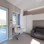 Aurora Light - New 2026 - Private Gardens - Pool - Parking Apartamento