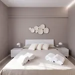 Apartamento Aurora Light - New 2026 - Private Gardens - Pool - Parking *
