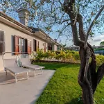 Apartamento Aurora Light - New 2026 - Private Gardens - Pool - Parking *