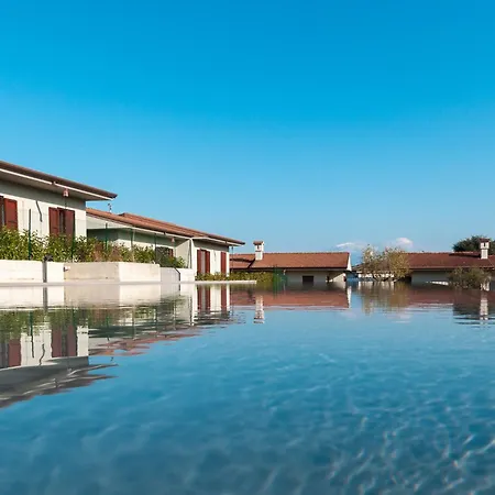 Aurora Light - New 2026 - Private Gardens - Pool - Parking Desenzano del Garda